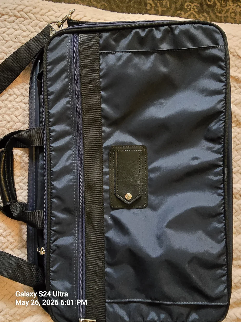 Classic, ultra-durable vntg Dark Navy Laptop Briefcase with Dual Front Pockets